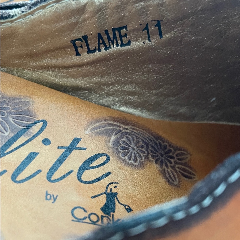 Elite Brown Leather Embroidered Slip-On Mules - Picture 10 of 12